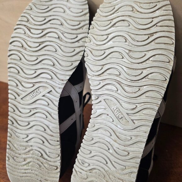 Asics Tiger R2- Navy on Navy - Picture 12 of 13